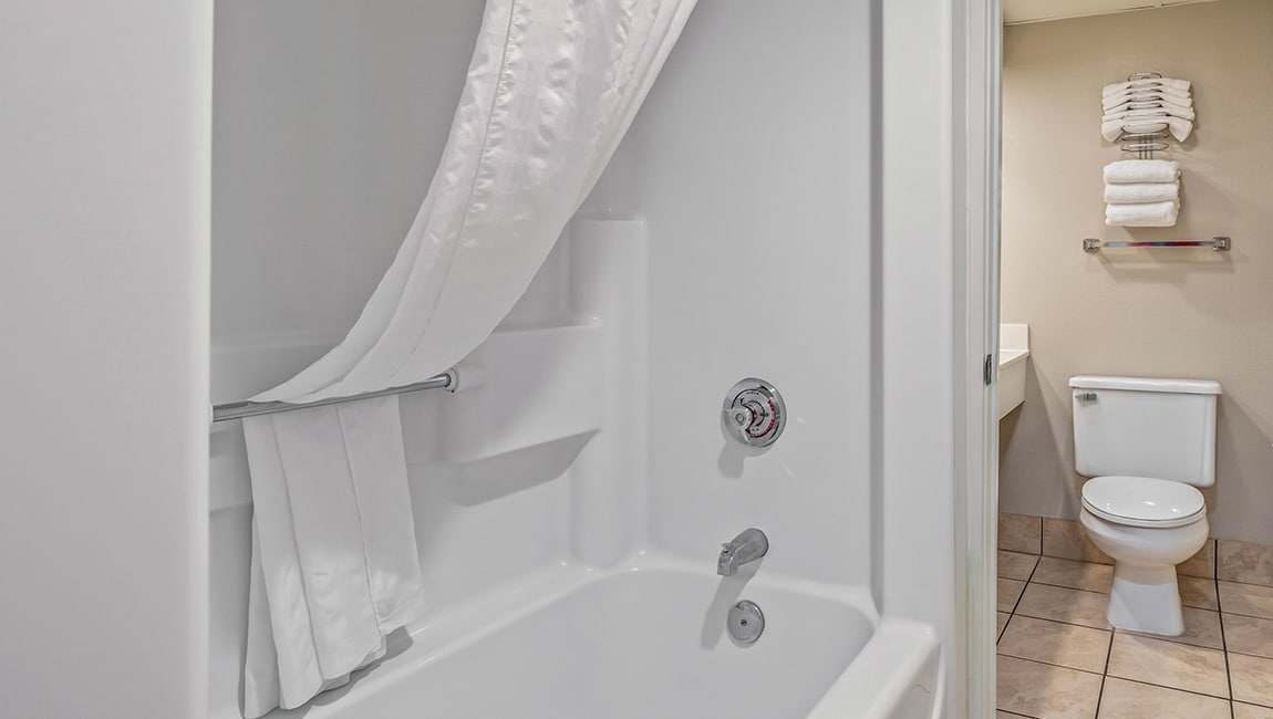 Oceanfront Deluxe King 1 Bedroom Condo sleeps (4)