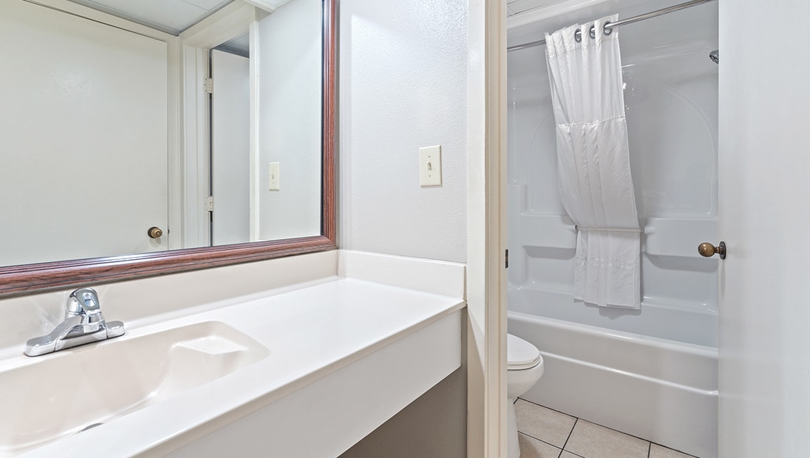 Oceanfront 1 Bedroom Condo sleeps (6)