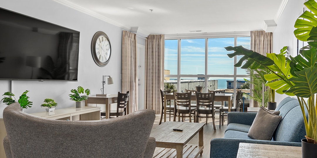 Ocean Escape Condos | 3 Bedroom Ocean View Condo (Sleeps 10)